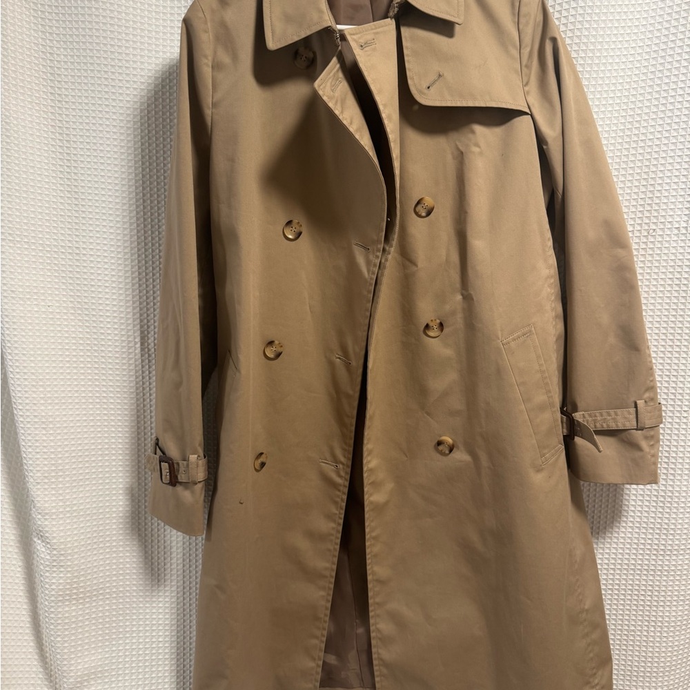Uniqlo Tan Trench Coat Timeless Style